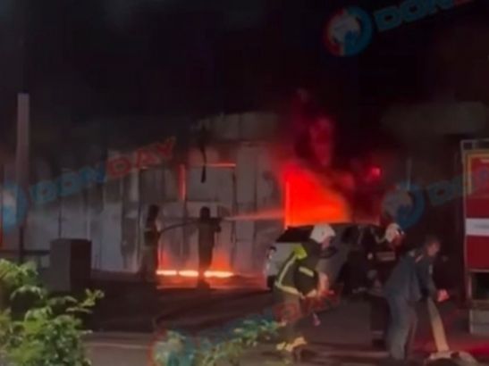 В Батайске на автомойке сгорели три машины