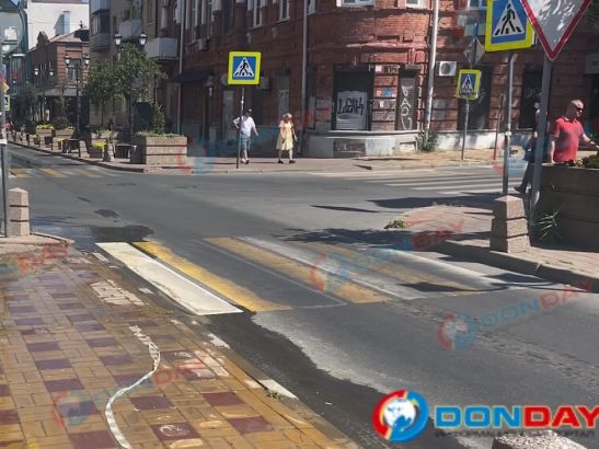 В Ростове в Газетном снова случилась авария на коммунальных сетях
