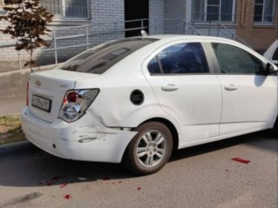В Батайске виновник аварии скрылся с места происшествия