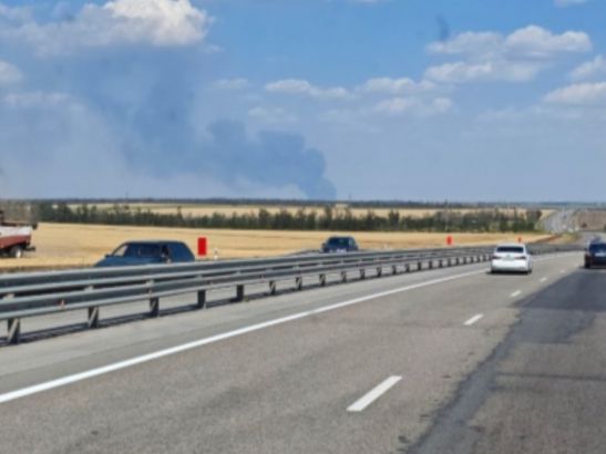 Пожар на Орской улице заметен с трассы Ростов — Таганрог