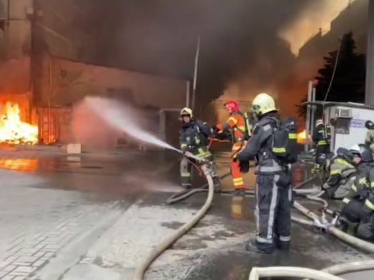 На Орской в Ростове площадь крупного пожара увеличилась почти в пять раз
