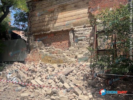 В Ростове-на-Дону на улице Седова, 71 произошло обрушение стены жилого здания