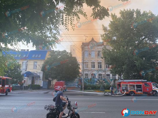 В Ростове на место пожара на Красноармейской заехали несколько «скорых»