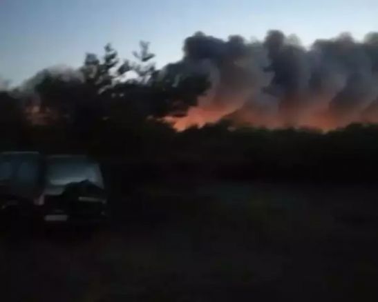 В Каменском районе площадь ландшафтного пожара продолжает увеличиваться