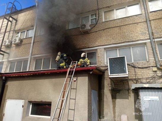 В Новошахтинске площадь возгорания в ТЦ увеличилась в 40 раз
