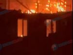 В поселке Каменоломни загорелось еще одно здание вблизи железнодорожной станции