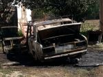 Сразу две легковушки сгорели в Ростовской области во время ремонта