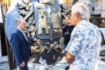 Глава Ростова Александр Скрябин посетил мастерскую Сергея Олешни