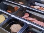 В точках общепита на Главном ж/д вокзале Ростова обнаружили опасную продукцию