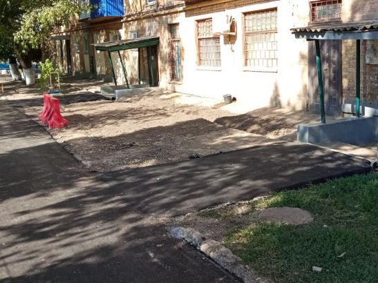 В Сальске после критики Юрия Слюсаря навели порядок во дворе дома на Социалистической