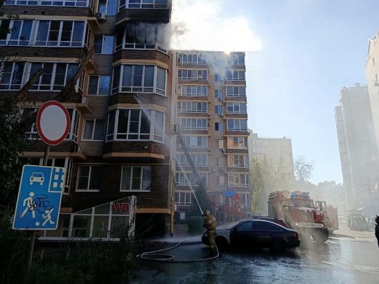 Из-за пожара в многоэтажке Аксая эвакуировали 28 человек