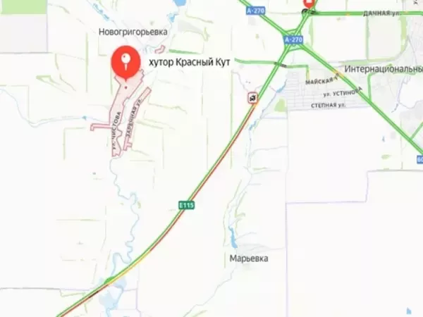 Под Новошахтинском на трассе из-за ДТП образовалась пробка