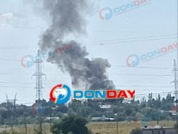 Крупный ландшафтный пожар тушат в Шахтах