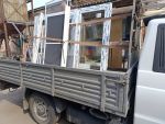 В Сальске приступили к замене поврежденных стекол в жилом доме после атаки БПЛА