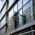 В 15 квартирах восстановили остекление после атаки БПЛА на многоэтажку Ростова