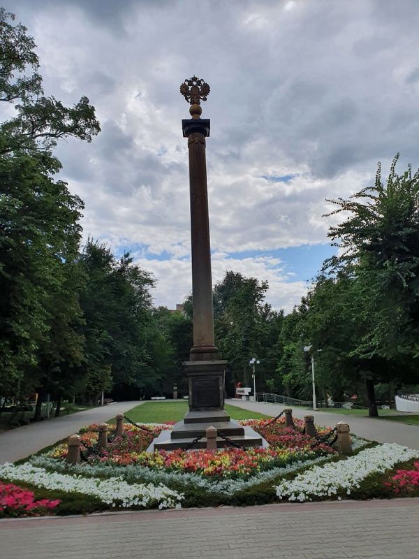 Страхи относительно возможного крена Александровской колонны в Ростове не подтвердились