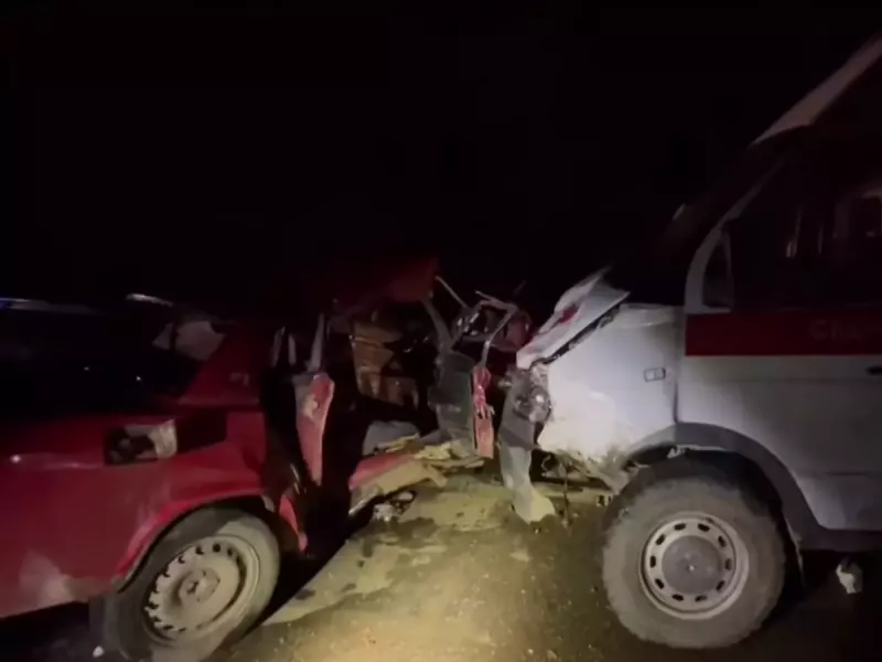 В Ростовской области два человека погибли и двое пострадали в аварии со «скорой»