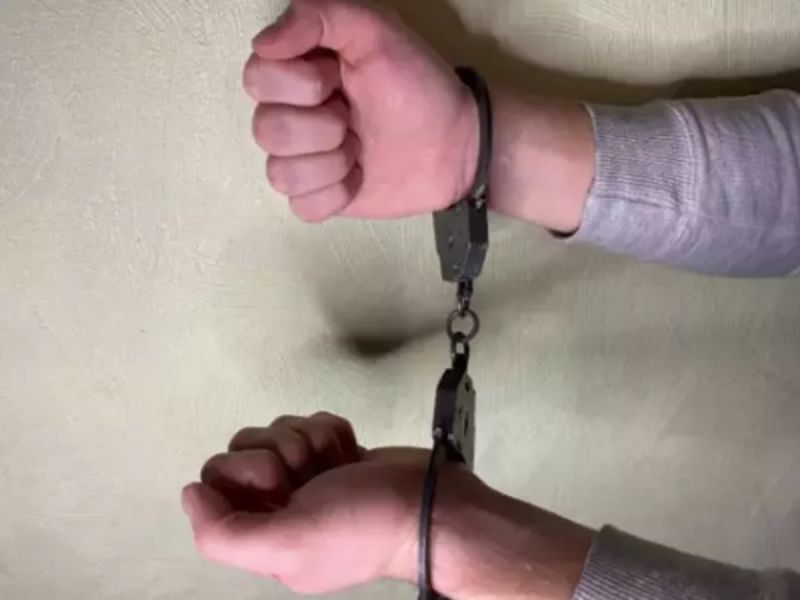 В Шахтах задержаны сотрудники ДПС по подозрению в получении взятки