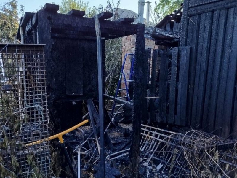 В Шахтах сгорел дотла частный дом