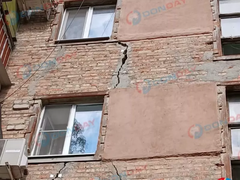 В Ростове в доме на Щаденко, признанном аварийным, до сих пор не установили маячки