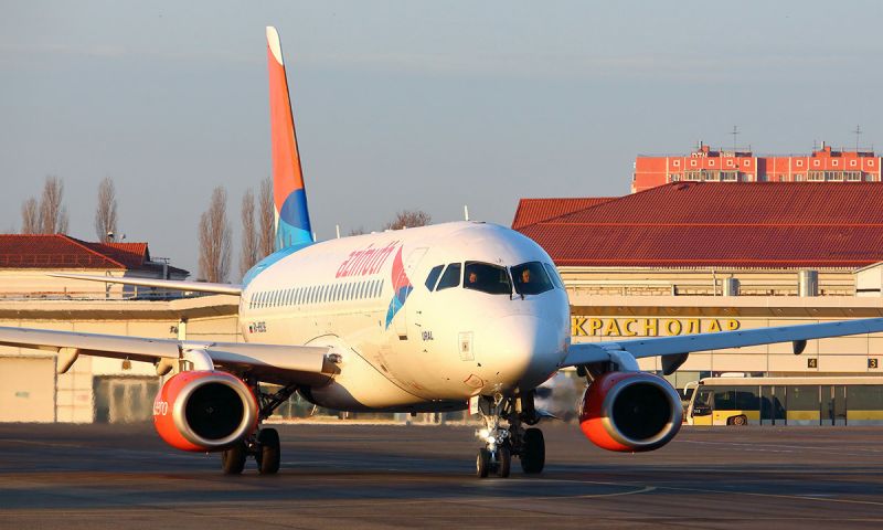 Авиакомпания "Азимут" возобновит полеты из аэропорта в Краснодаре