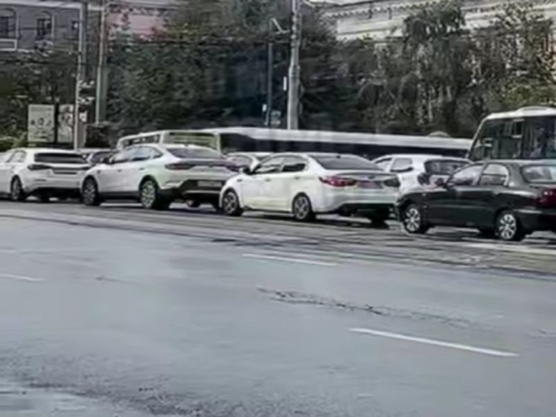 В центре Ростова из-за отключения света не работают светофоры