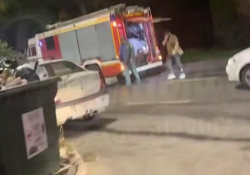 В Ростове-на-Дону на Лесопарковой сгорела хозпостройка
