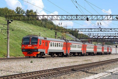 Движение поездов остановили из-за оцепления пригородного ж/д вокзала в Ростове