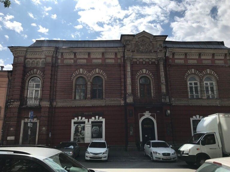 Помещения трех старинных особняков в центре Ростова пустили под аренду