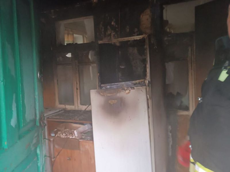 Неисправный холодильник стал причиной двух крупных пожаров в Ростовской области