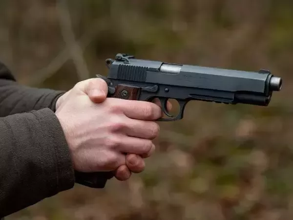 В Ростове мужчина убил из огнестрела бывшую жену и покончил с собой