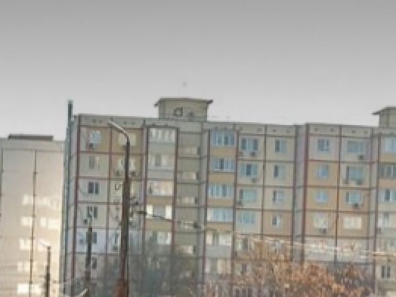 В Ростове девушка выпала из окна многоэтажного дома в микрорайоне Военвед