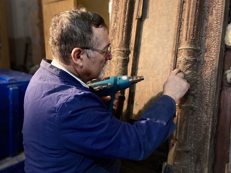 В Ростове начались реставрационные работы исторических дверей дома Янкеля Эсса