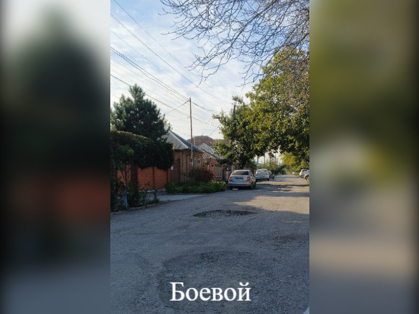 В Ростове жители частного сектора не дождались ремонта дороги