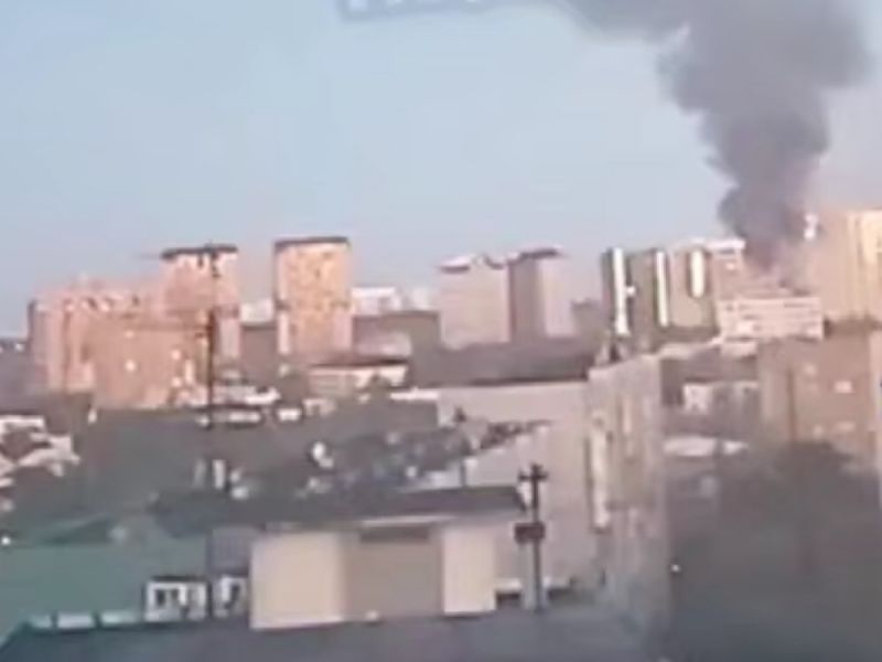 В Ростове на Мечникова вновь горела кровля в заброшенном доме