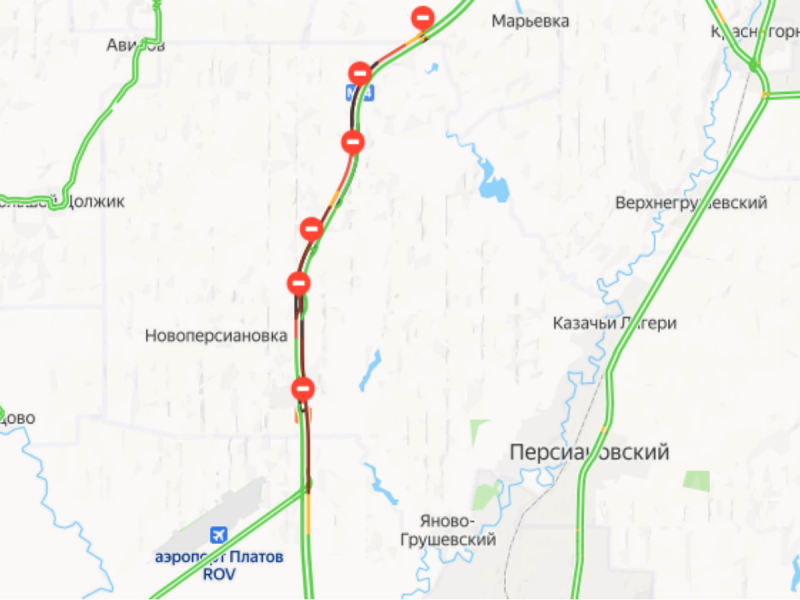 Глухая пробка из-за ДТП сковала движение возле ростовского аэропорта