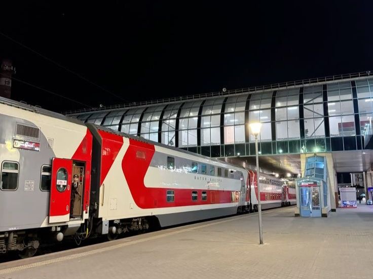 Электропоезд сбил ростовчанина, который нарушил правила безопасности