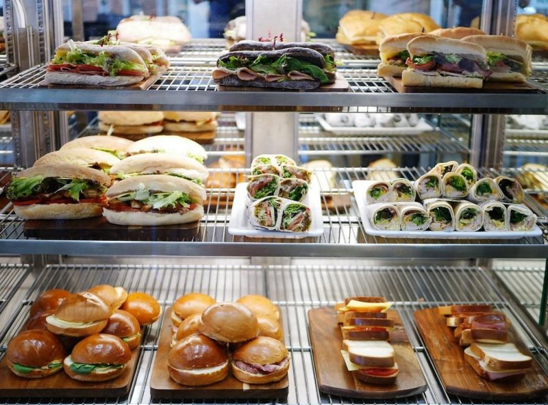 В кафе на вокзале в Ростовской области выявили ряд санитарных нарушений