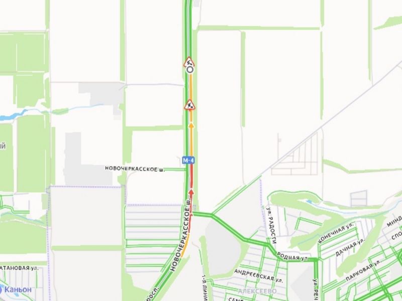 Под Аксаем на трассе образовалась пробка из-за ДТП