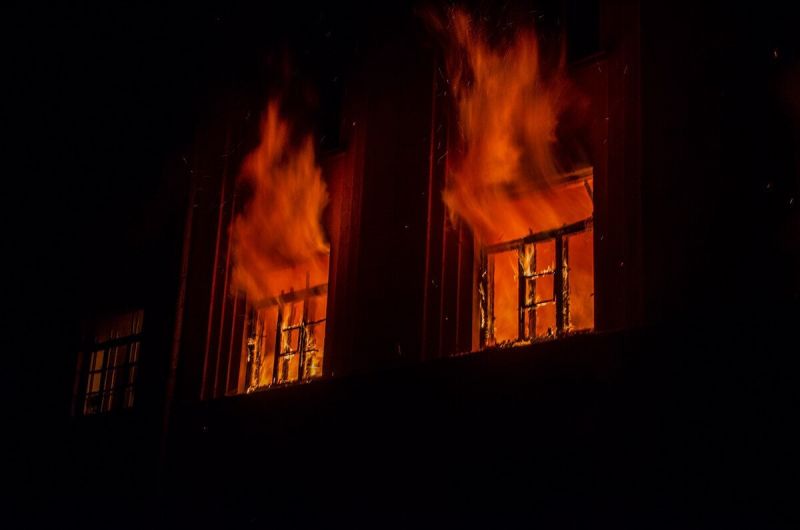 В Аксайском районе произошел крупный пожар в гостевом доме