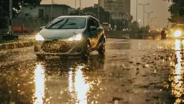 Ростовские водители рассказали, как защитить номера от грязи и снега