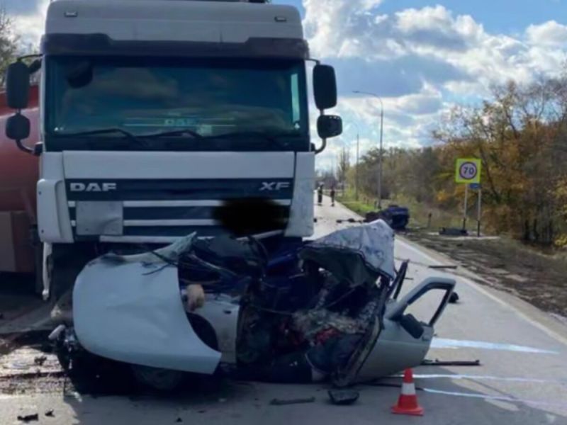 В жуткой аварии в  Ростовской области погибли два человека