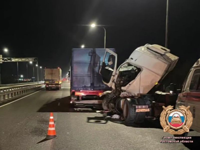 В жесткой аварии с большегрузами погиб 45-летний водитель