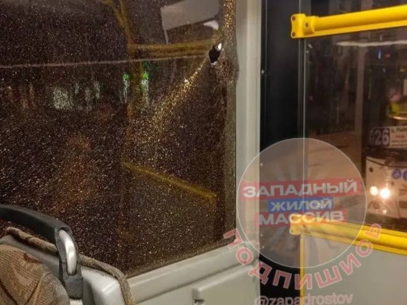 В Ростове гонка пассажирских автобусов закончилась ДТП