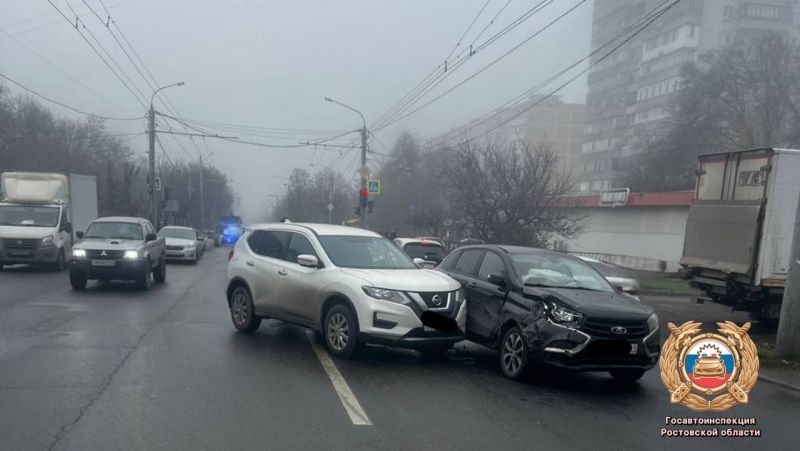 В аварии с кроссовером в Ростове пострадал 14-летний подросток