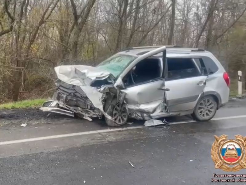Один водитель погиб и один пострадал в жесткой аварии в Зерноградском районе