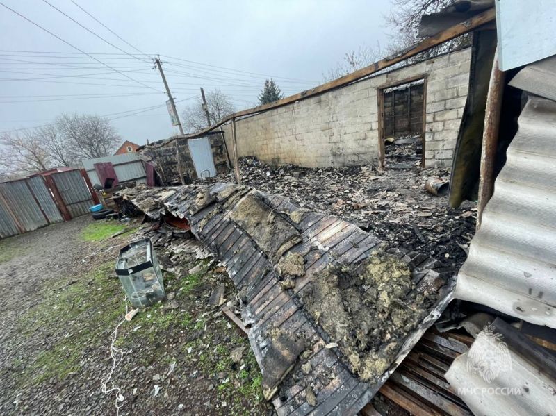 Ростовской области пожар уничтожил пункт выдачи и все товары