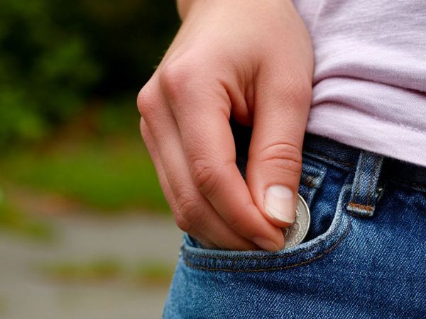 Жителям Ростова порекомендовали положить монету в карман в Данилов день