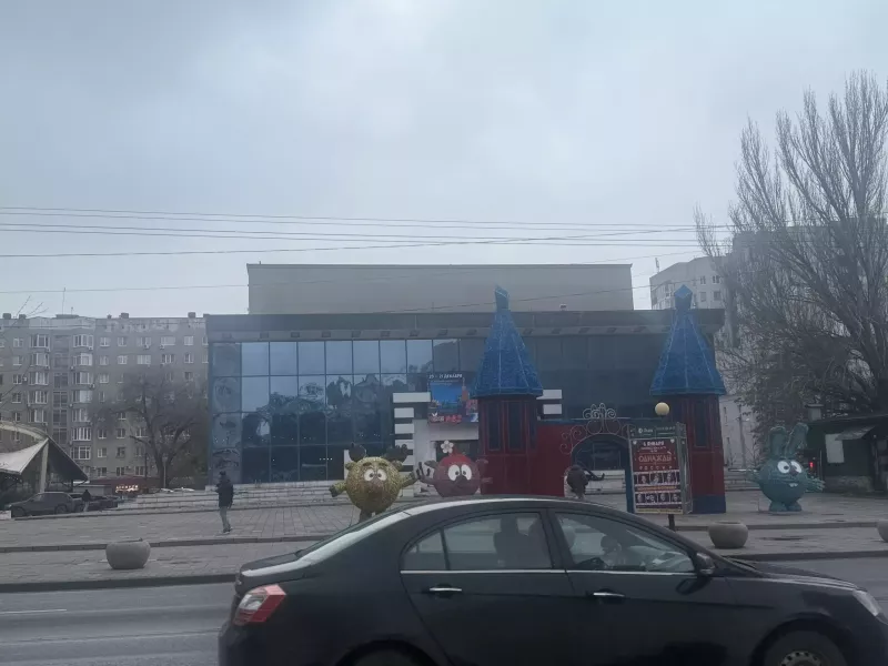 Вывеска легендарного кинотеатра «Ростов» может не вернуться