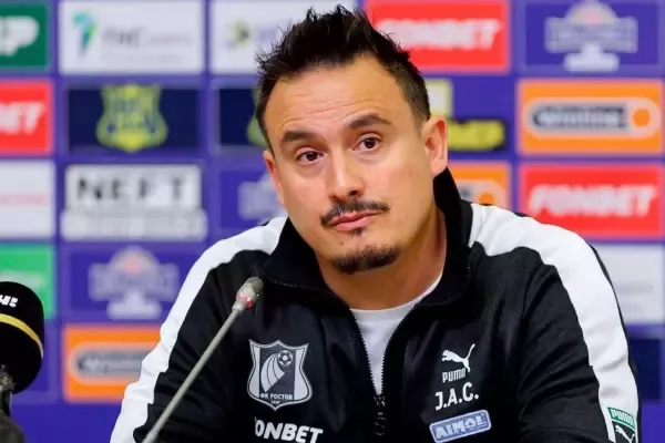 Футбольный клуб "Ростов" продлил контракт с главным тренером Джонатаном Альбой